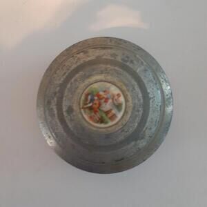 RARE FIND Music Powder Box With Colonial Couple In Porcelain Wind Up 1940s